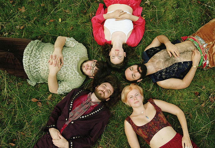 [Foto] 24.10.25 Tolstoys + AlibetaFoto: Caroline Mackintosh