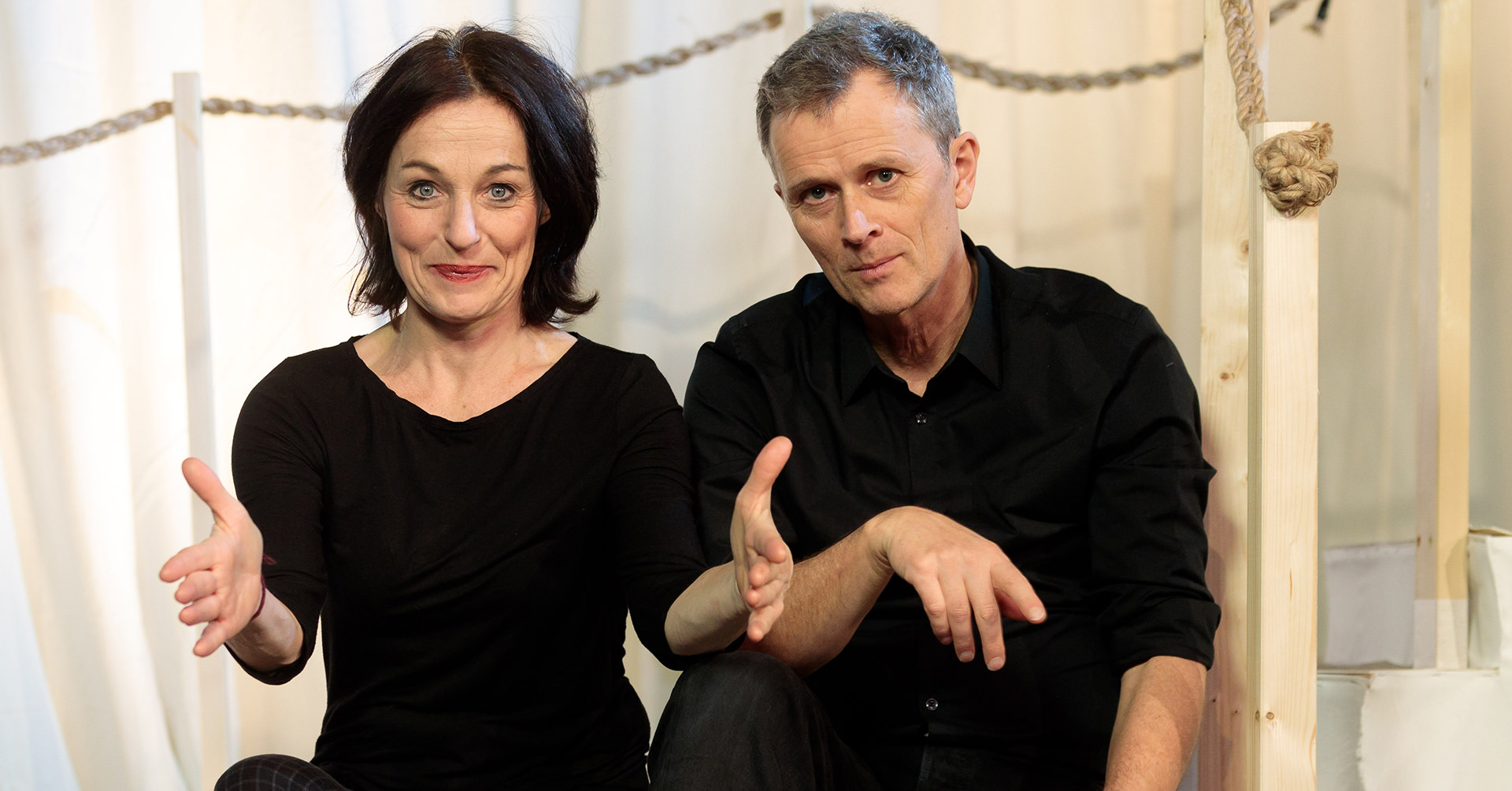STUPID LOVERS - HAPPY HOUR "Theatrale Schnapspralinen"